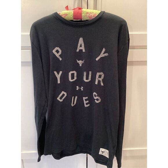 Under Armour x Project Rock Sz M Pay Your Dues Shirt Long Sleeve Black - Picture 2 of 9
